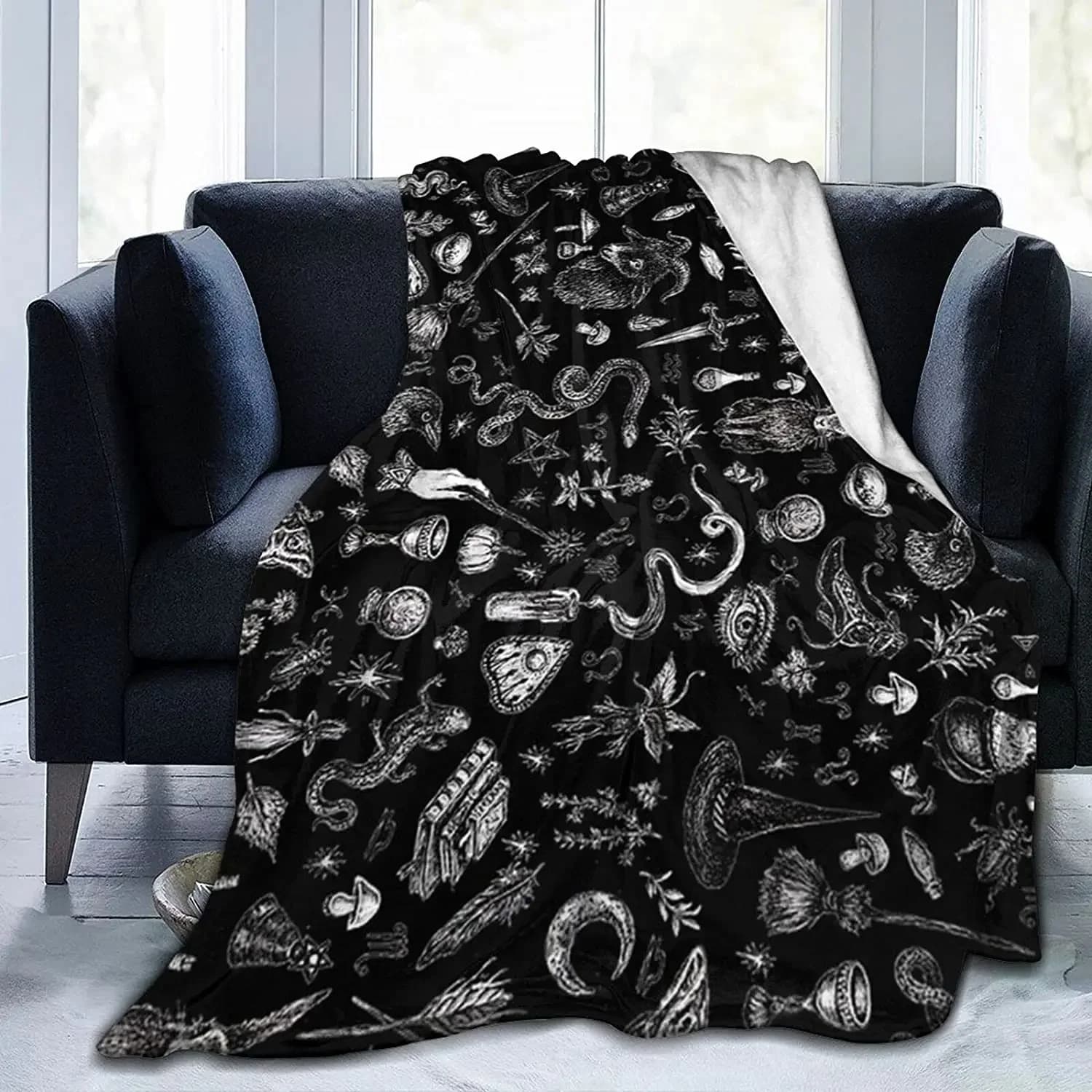 Strega di Halloween in coperta nera, coperte di flanella di Halloween, coperta da letto Unisex morbida e accogliente leggera