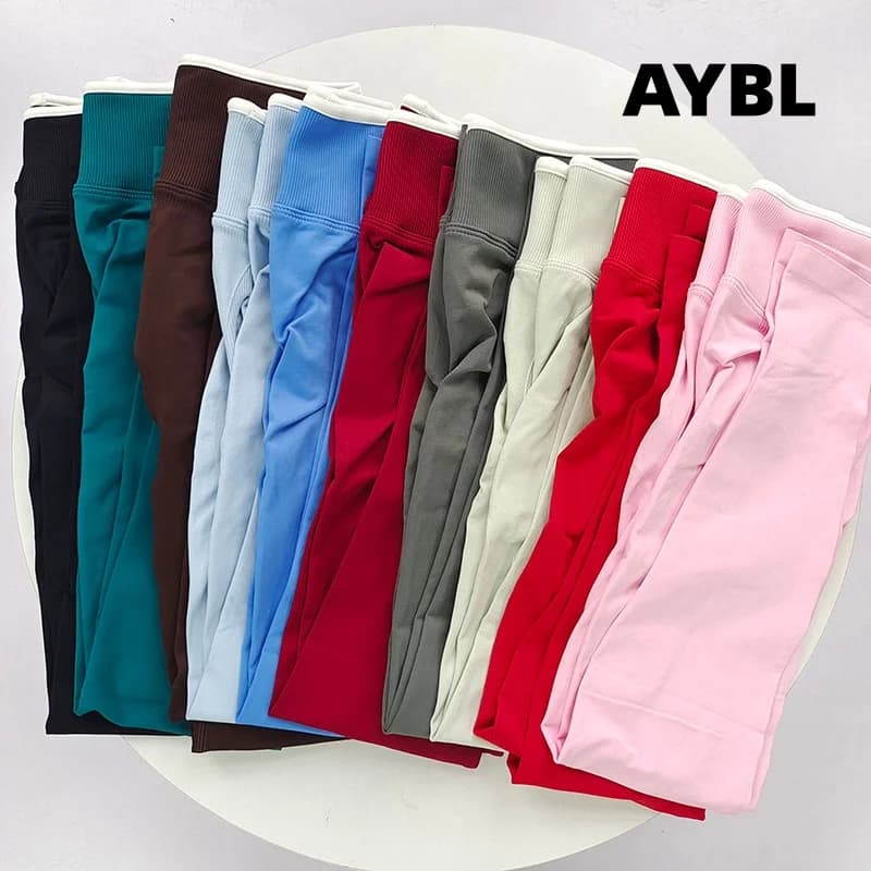 2026 AYBL Pantaloncini Sportivi da Donna per Yoga e Fitness, Pantaloni Elastici da Ciclismo, Set Reggiseno e Leggings Ignite Sculpt Scrunch Short Yoga Bra