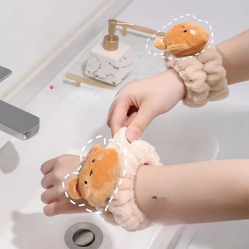 Cute Cartoon Plush Face Wash Wrist Belt for Girls To Wipe Sweat, Absorb Water and Moisturize, Sleeve for Wrist Protection