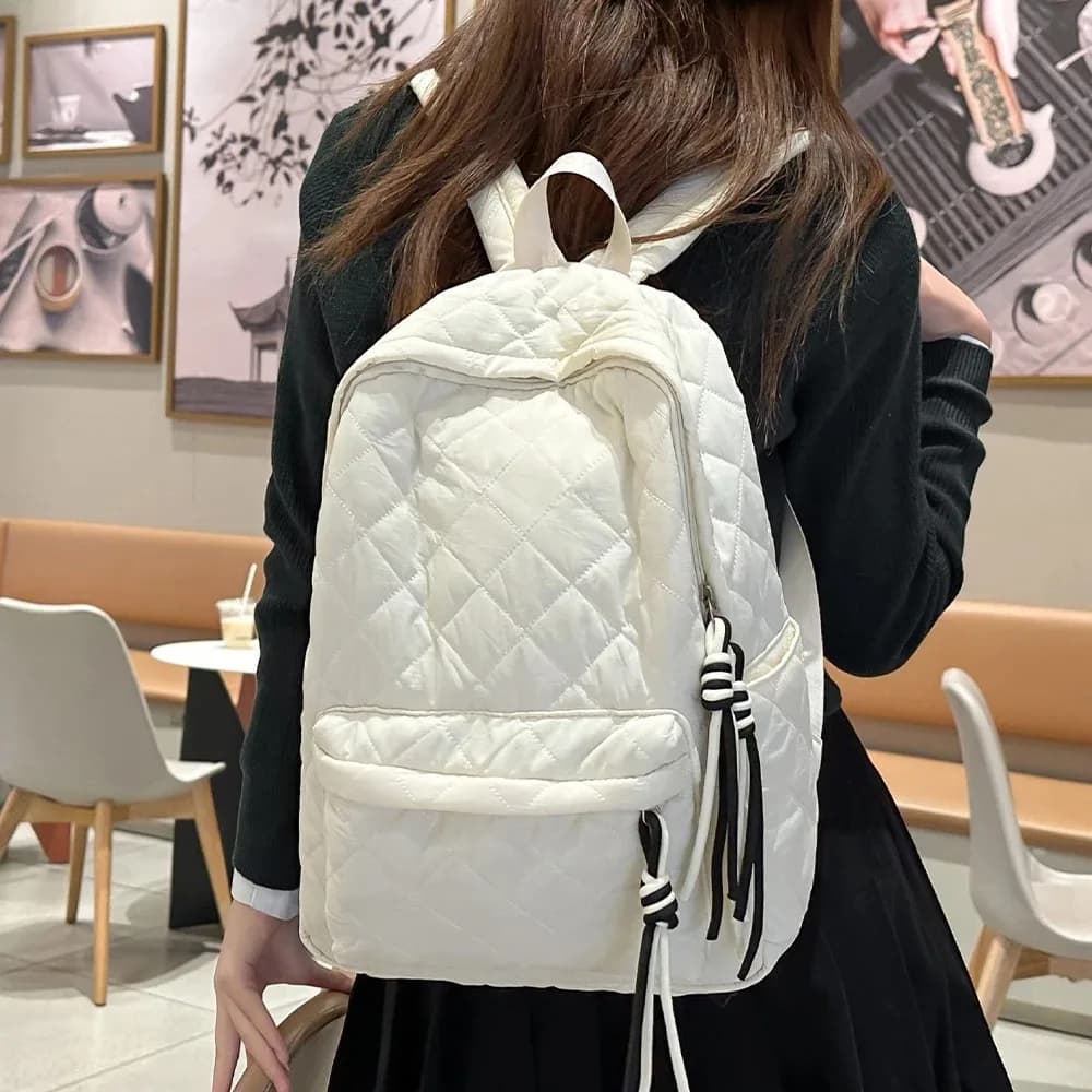 Zaino trapuntato per ragazze carine, decorazione con nappe, borsa a tracolla leggera multiuso per il pendolarismo quotidiano, la scuola, i viaggi