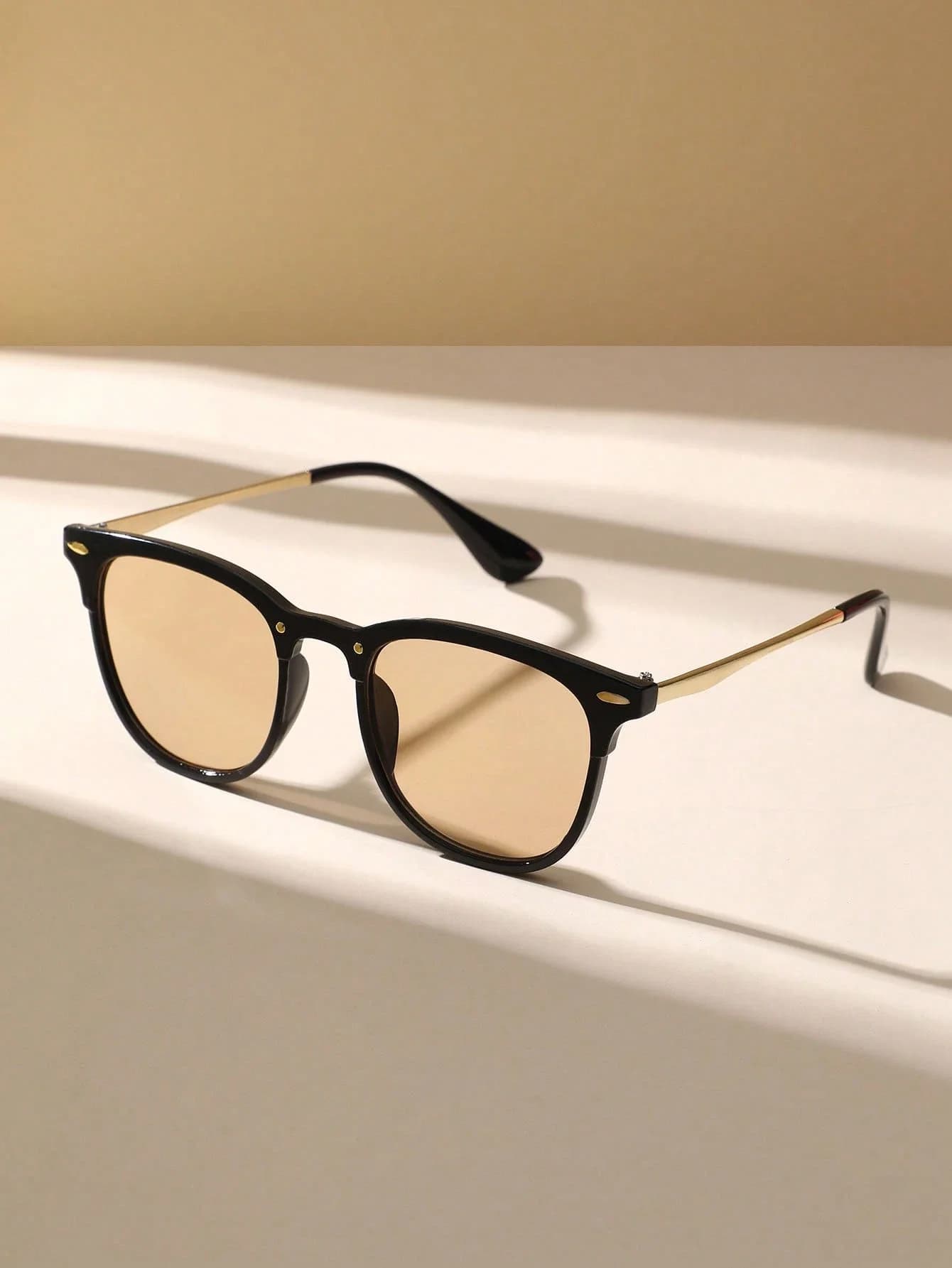 Occhiali da sole da donna alla moda, stile geometrico, per viaggi all'aperto, spiaggia e fotografia di strada