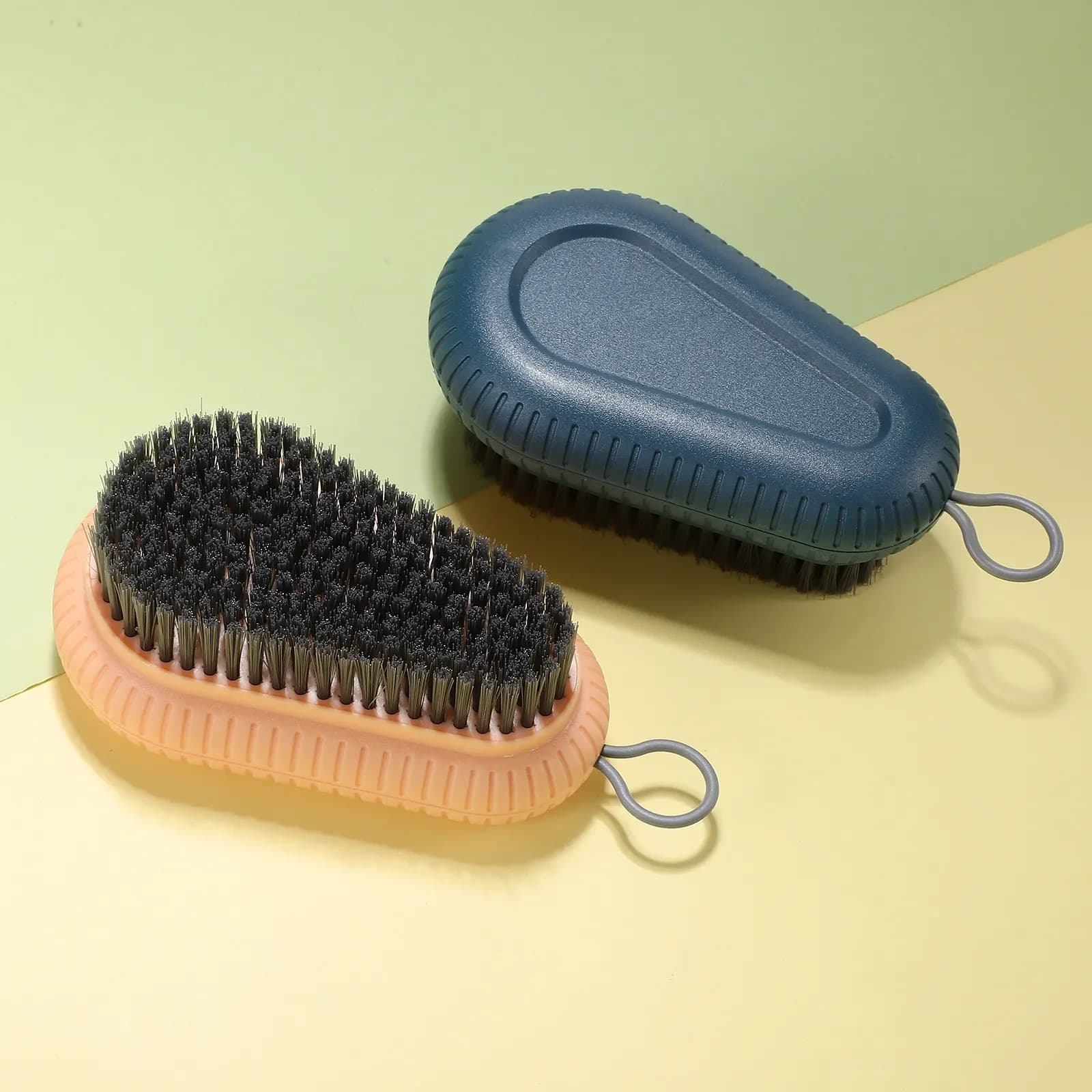 Set di 2 Spazzole Multiuso per Bucato, Scarpe e Piastrelle, con Setole Dense, Schiuma Rapida e Facile Rimozione delle Macchie