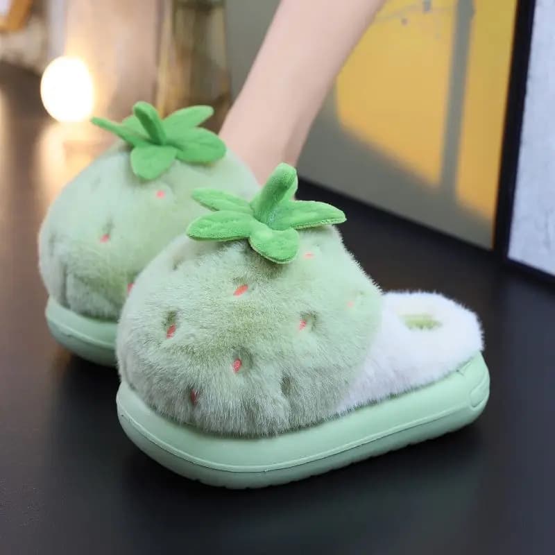 The newest creative strawberry fur slippers 2025 with women's stem with EVA plush platform for women's shoes Branded plush Slippers