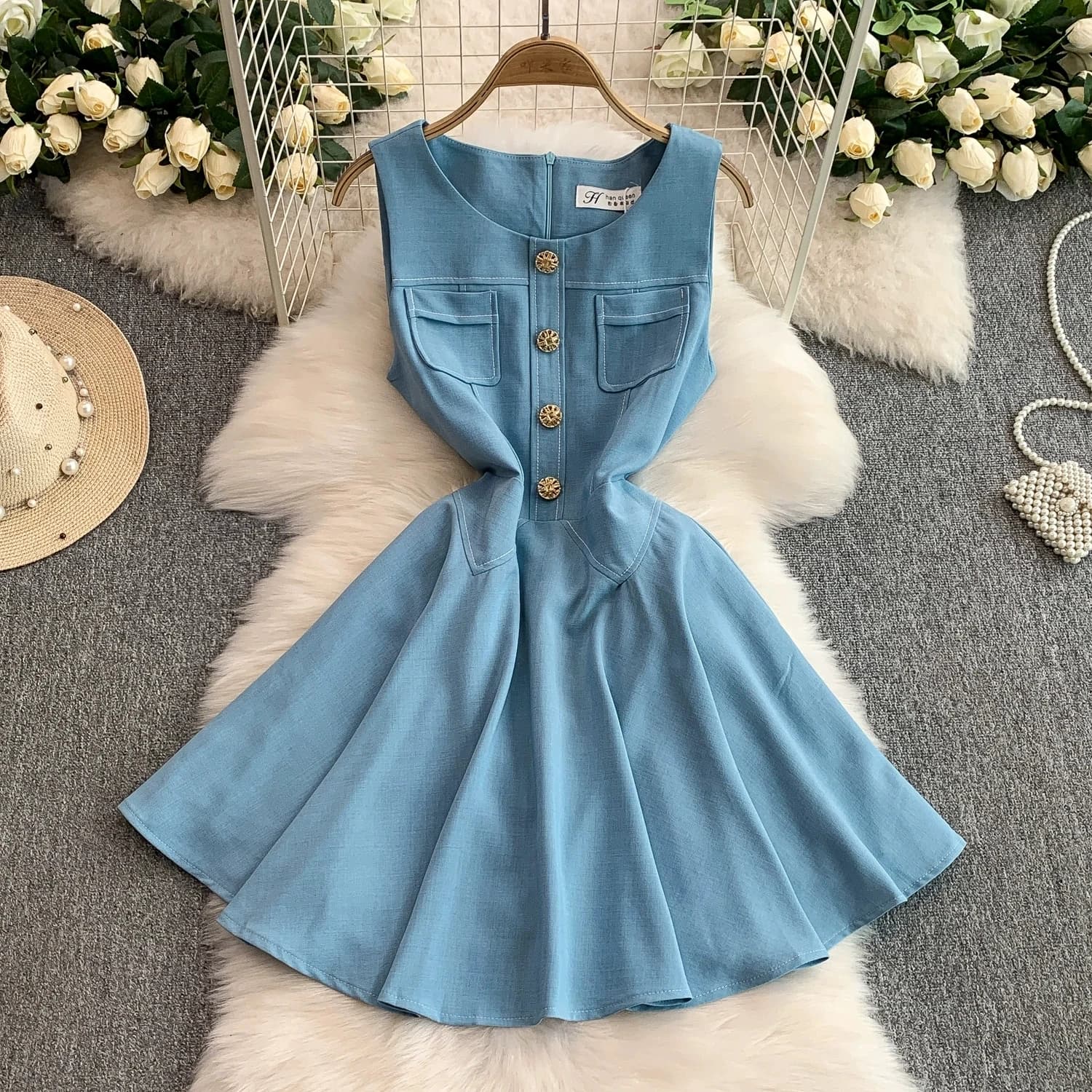Gonna corta da donna elegante e chic in denim con elementi di fissaggio in metallo senza maniche che copre la schiena Abito estivo a vita alta dimagrante a braccio largo