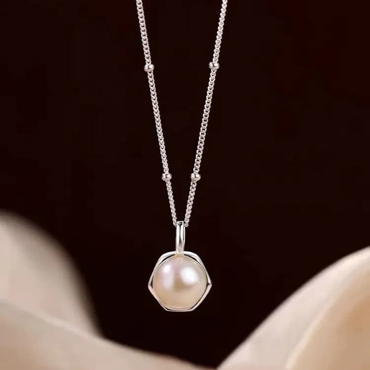 Collane con Ciondolo Geometrico Color Argento per Donne Affascinanti, Gioielli alla Moda, Accessori di Lusso Leggero per Feste
