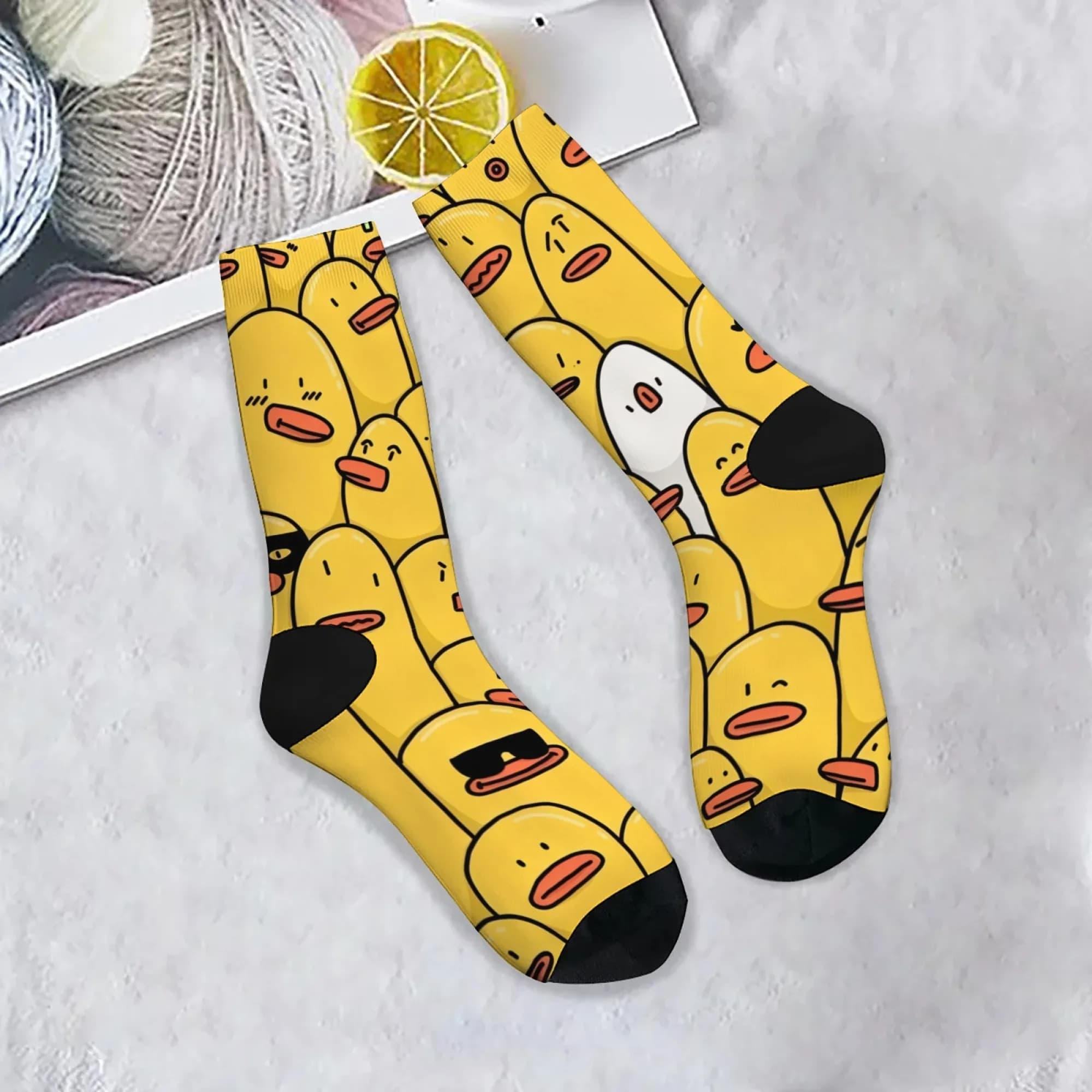 Funny cartoon duck print men's socks comfortable breathable non-slip socks novelty Harajuku retro crew socks party holiday gift
