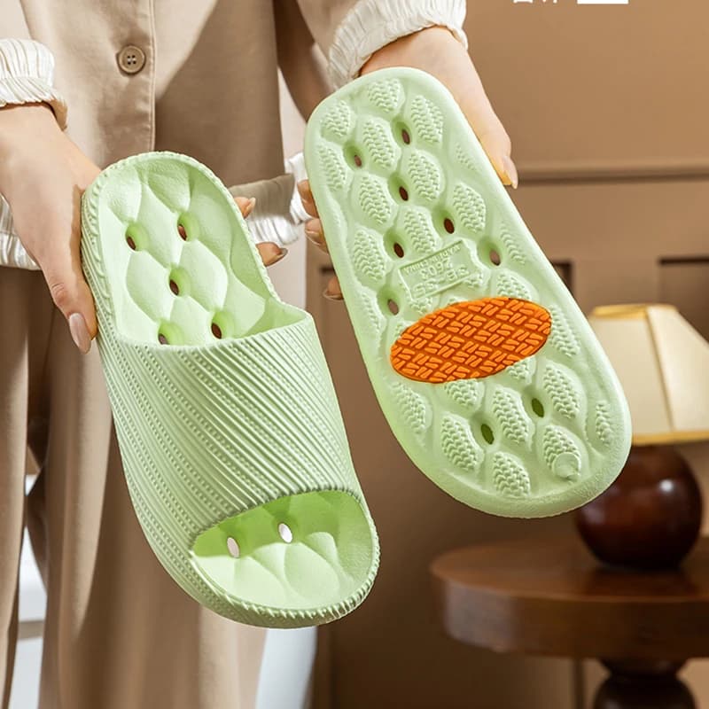 Nuove Ciabatte Estive Antiscivolo in EVA con Suola Morbida, Ideali per Doccia e Bagno, Asciugatura Rapida, Modello Traforato, Sandali con Plateau