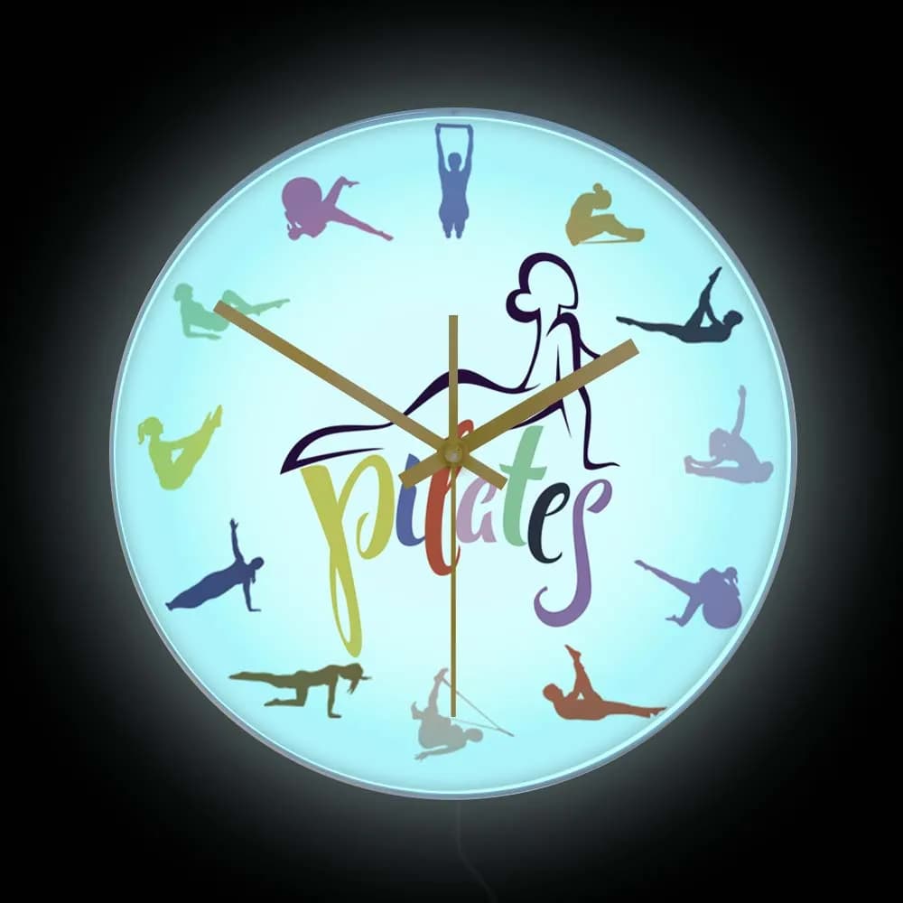 Orologio da Parete con Stampa Colorata Pilates e Retroilluminazione LED, Insegna al Neon LED per Sala Fitness e Studio Yoga, Orologio da Parete Luminoso Notturno