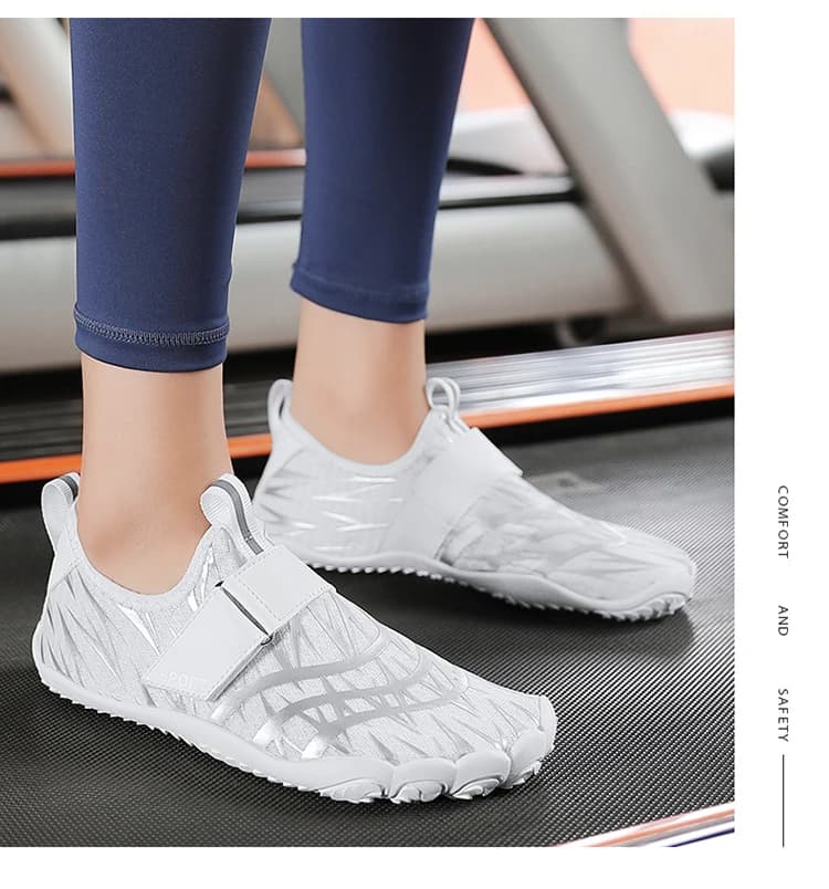 Outdoor river tracking shoes, beach shoes for swimming and snorkeling with soft quick drying sole for women, hiking shoes and non-slip and wear-resistant tramway
