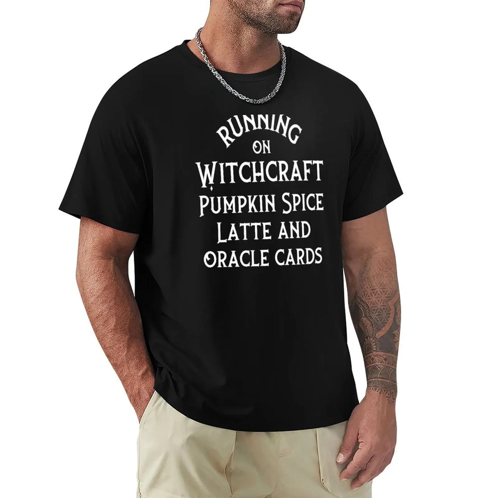 Viva la stregoneria, il latte alla zucca e le carte oracolo: la strega audace? T-Shirt Basic Regular Fit Casual