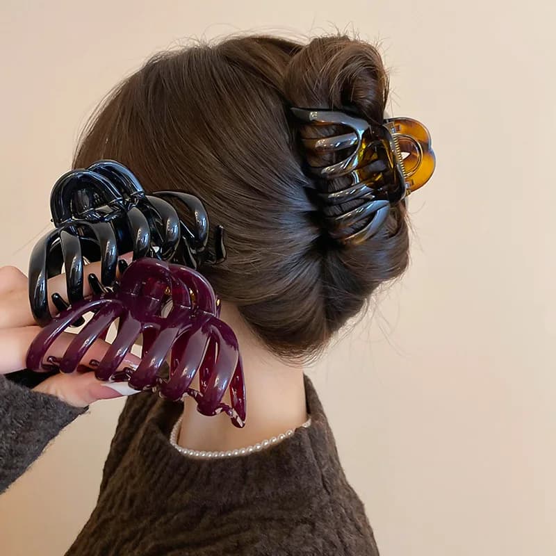 Nuove artigli per capelli alla moda semplici scavati con zucca acrilica per le donne Clip di squalo con temperamento vintage Accessori per la testa per il pendolarismo quotidiano