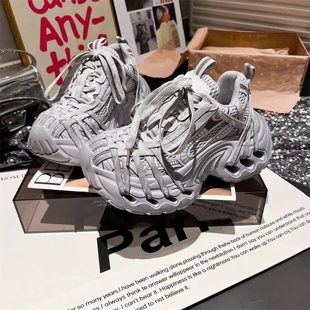 Scarpe da ginnastica robuste da donna con suola spessa Design speciale alla moda Scarpe da esterno Tacchi alti speciali Hallow Abbigliamento quotidiano Stilista 2025