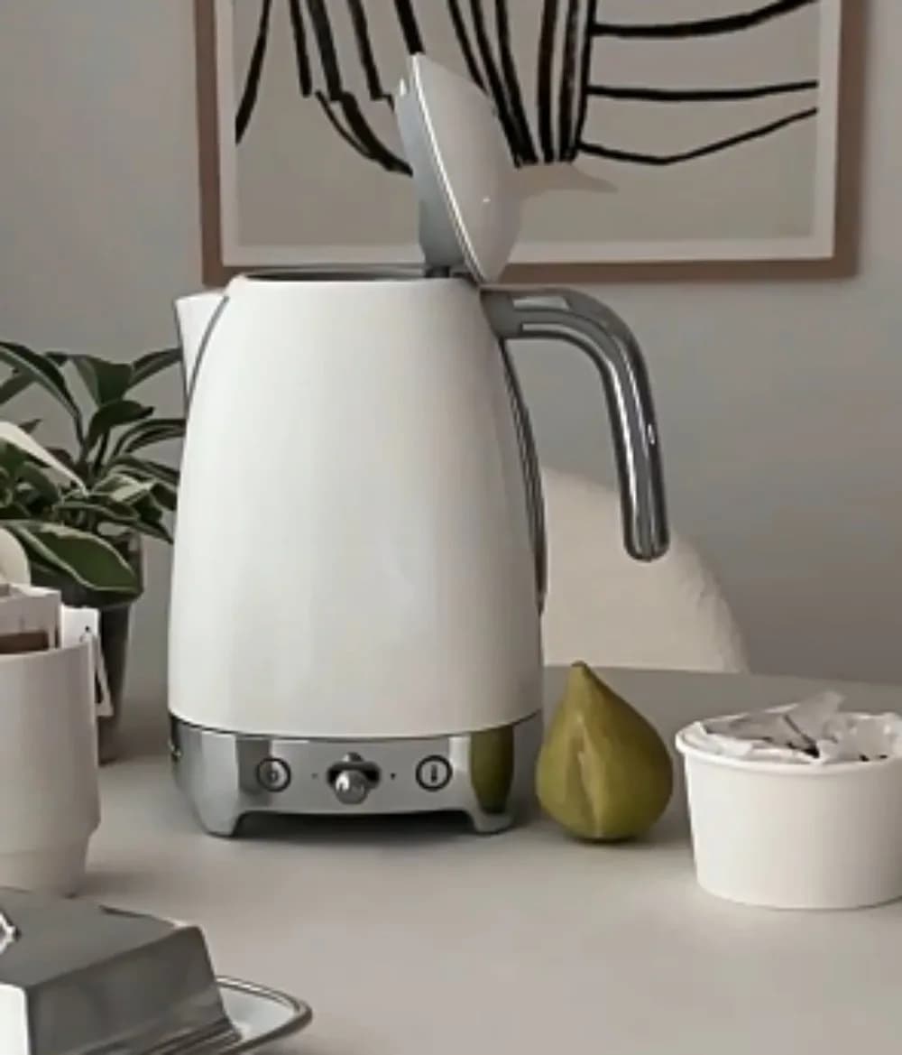 Electric kettle retro with temperature control at 7 levels for ideal tea preparation and boiling