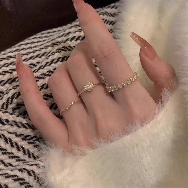 Nuovo Set di Tre Anelli con Zirconi, Stile Romantico e Delicato, Gioielli da Matrimonio, Regalo Semplice per Donne, Versatile ed Elegante per Feste