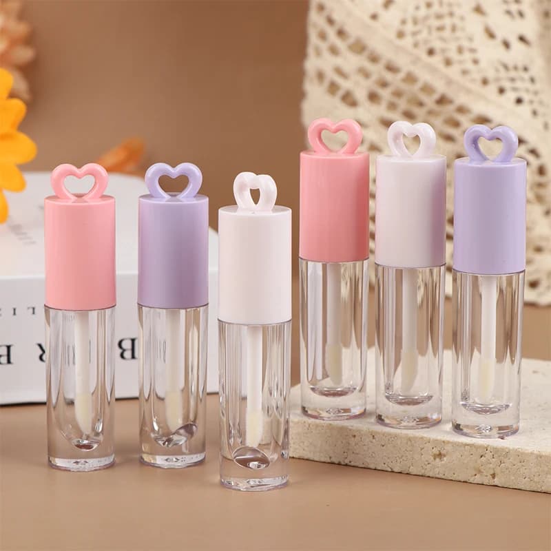 Tubo per smalto per labbra a forma di cuore rosa da 2,5 ml con portachiavi e asta per pennello Tubo per lucidalabbra Bottiglia vuota Labbra Contenitore per smalto Strumento per il trucco