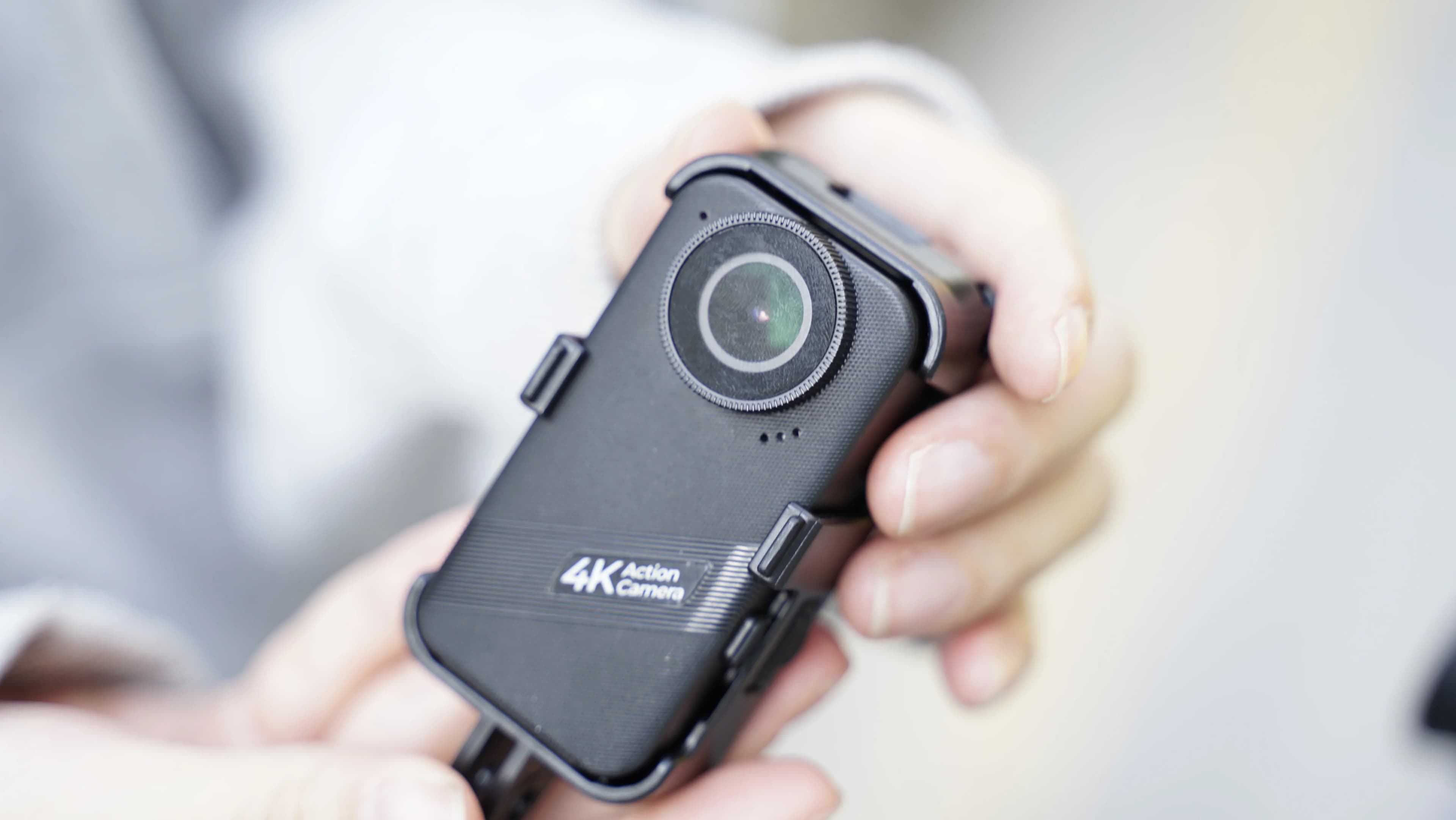 2025 4K WiFi Vlog Smart Pet Room Waterproof Action Sports Camera Video recording Mini camera per inch