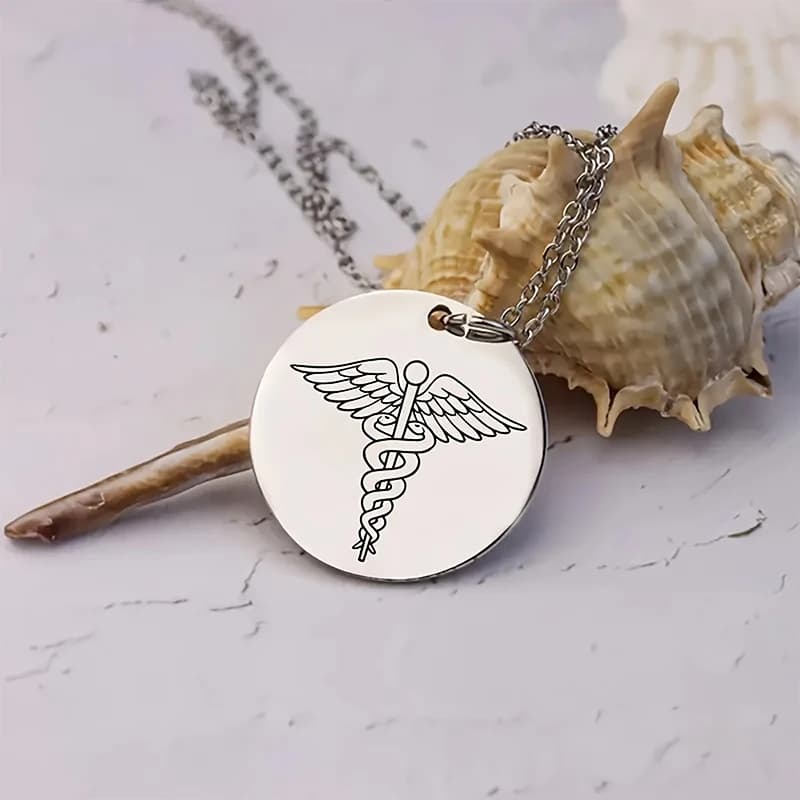 Collana con foto personalizzata personalizzata Ciondolo inciso al laser in acciaio inossidabile con regalo pensativo regolabile per lavoratori medici