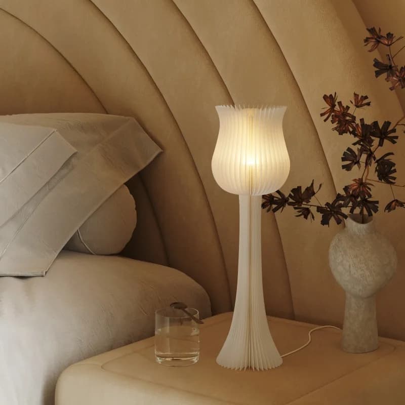 Tulip lamp, desk lamp, bedroom atmospheric lamp, bedside table, photo ornament,
