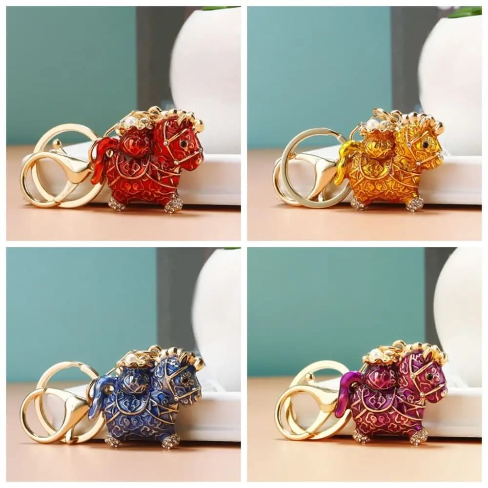 Rhinestone Horse Year Keychain Exquisite Zircon Zodiac Horse Pendant Alloy Bag Hanging Charms New Year Pendant Car Key Ring