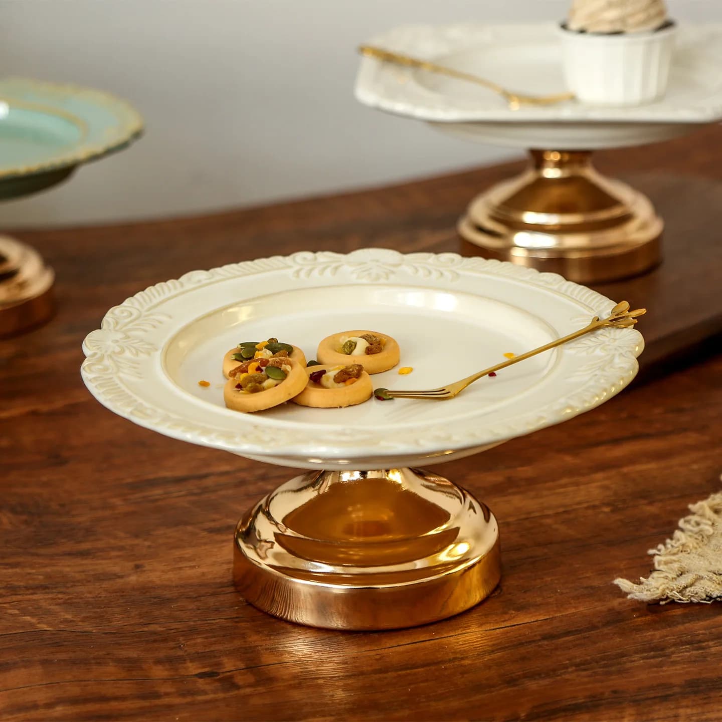 HYS European dessert high-foot plate afternoon tea snack plate exquisite light luxury dried fruit fruit cake tray dessert table