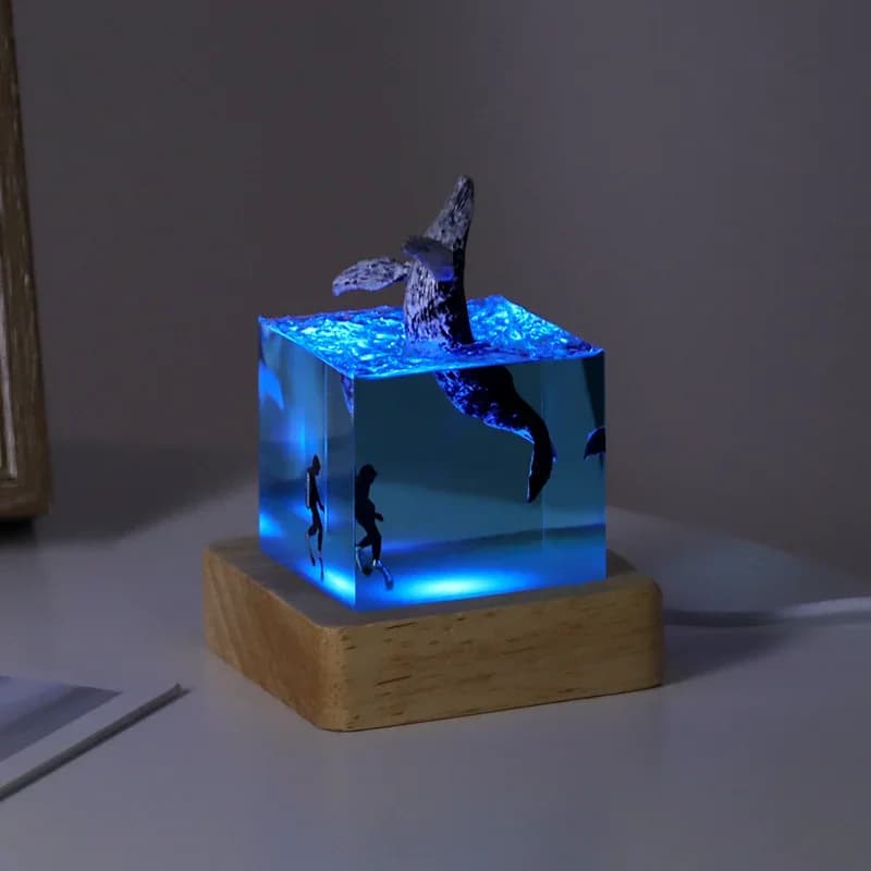 Balena in resina oceanica Balena gobba 5 cm Cubo Ornamento Luce notturna Mini luce notturna Regalo di compleanno Gioielli Decorazione del soggiorno