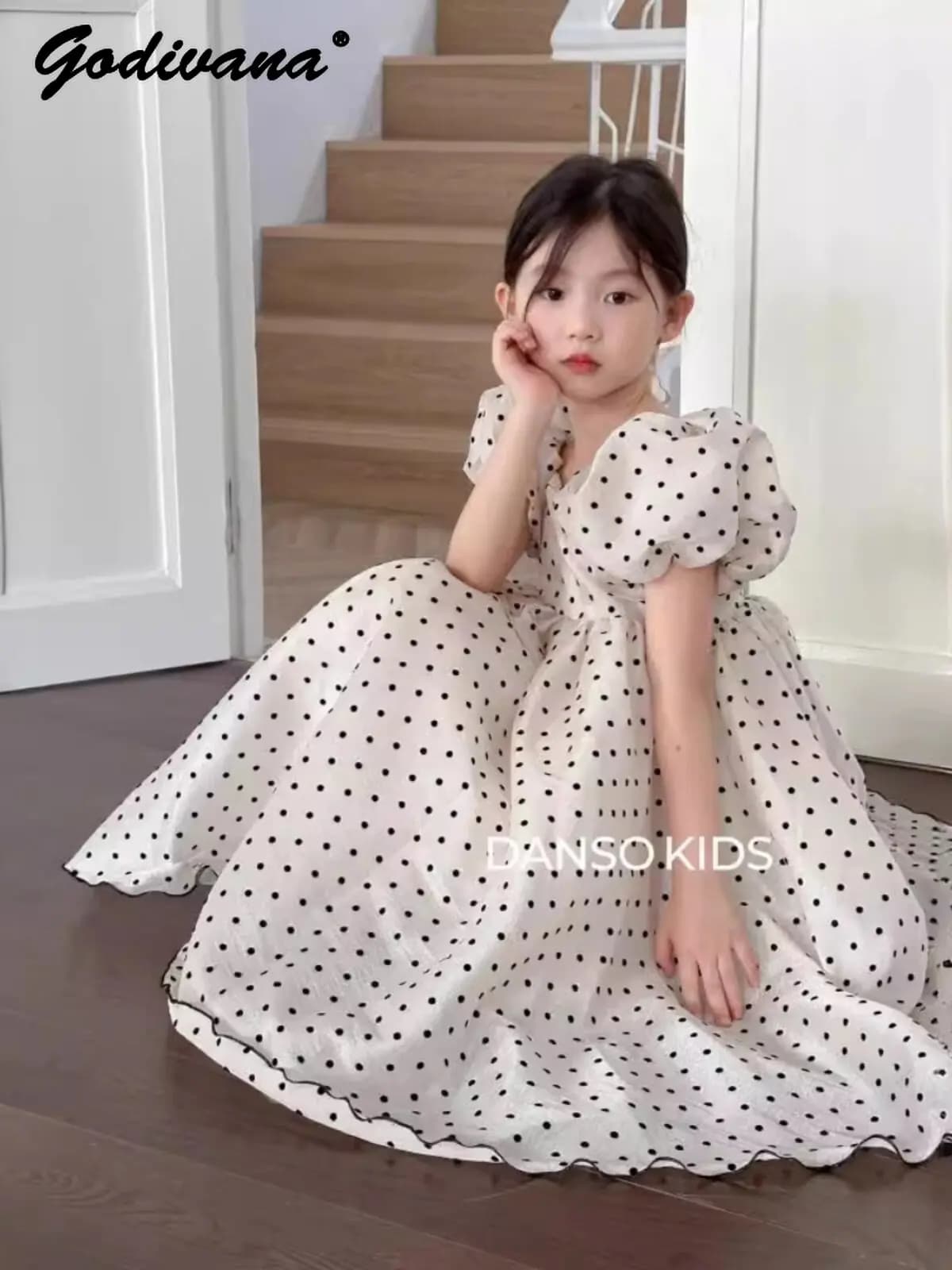 Abito da Principessa per Bambine Primavera-Estate 2026, Nuovo Modello Premium con Pois e Tulle Perlato, Maniche a Sbuffo per Feste di Compleanno