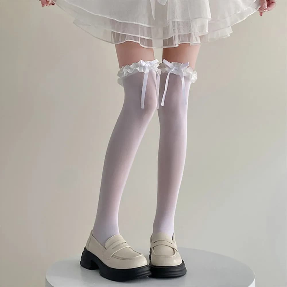 White bow over the knee women's thin lace Lolita long tube lace milk white ballet thigh socks in spring and summer.