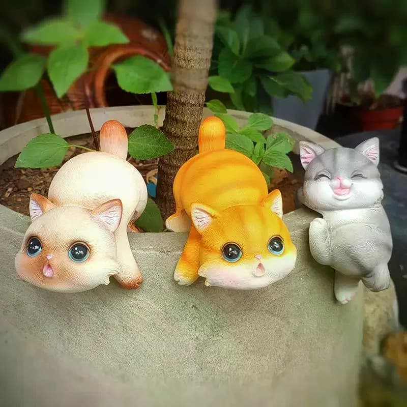 New decorative kittens for flower pots, nice ornaments for hanging plants, fun decorations for pots, statuettes of resin cats.