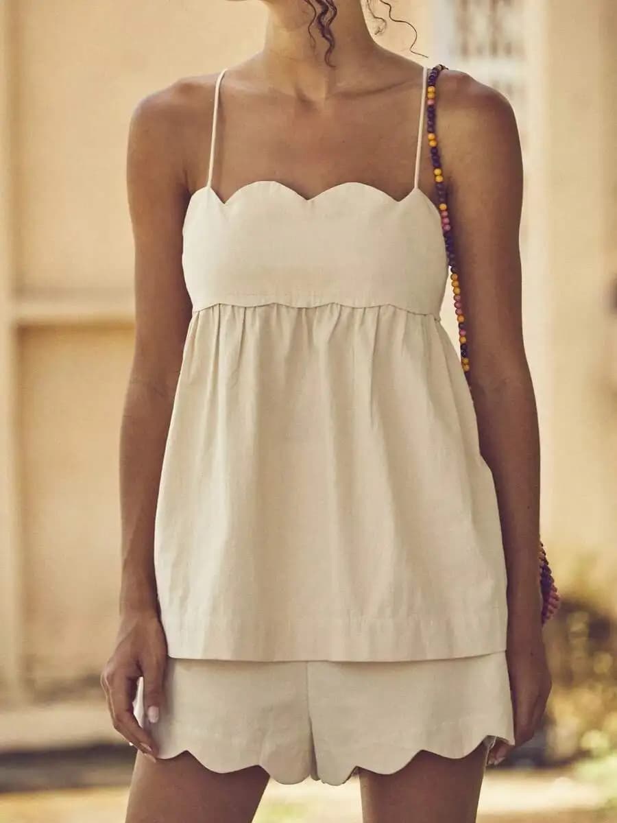 Completo estivo da donna in 2 pezzi, top senza maniche e pantaloncini con orlo smerlato, abbigliamento casual da spiaggia
