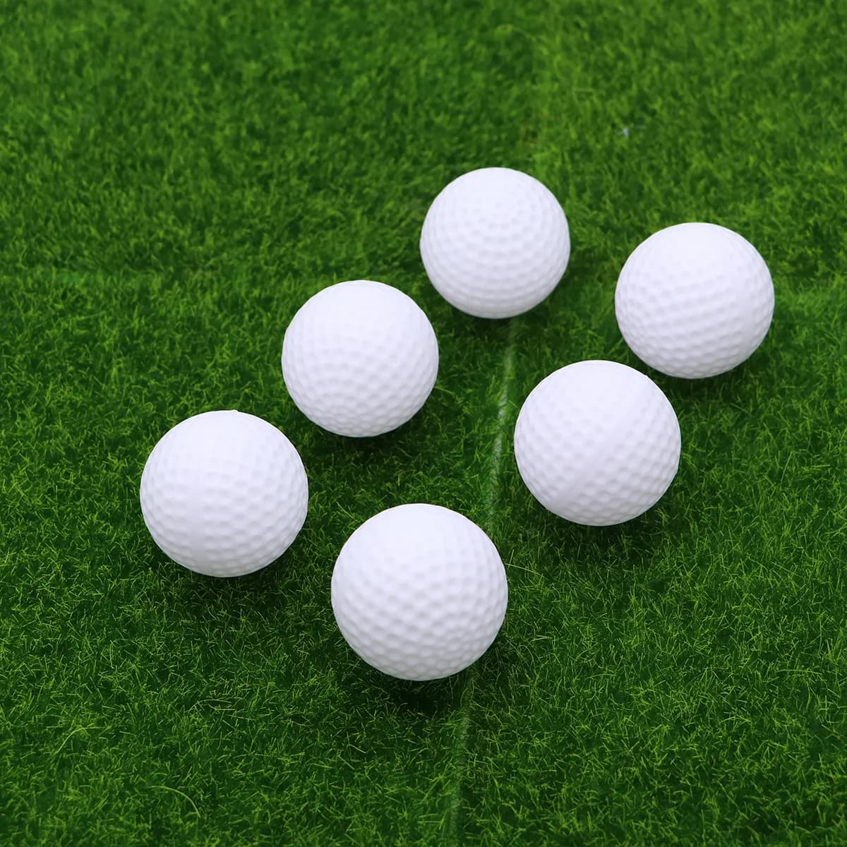 8 Palline da Golf Leggere in Plastica per Allenamento Indoor e Outdoor, Sicure per Mobili e per Principianti Uomini e Donne