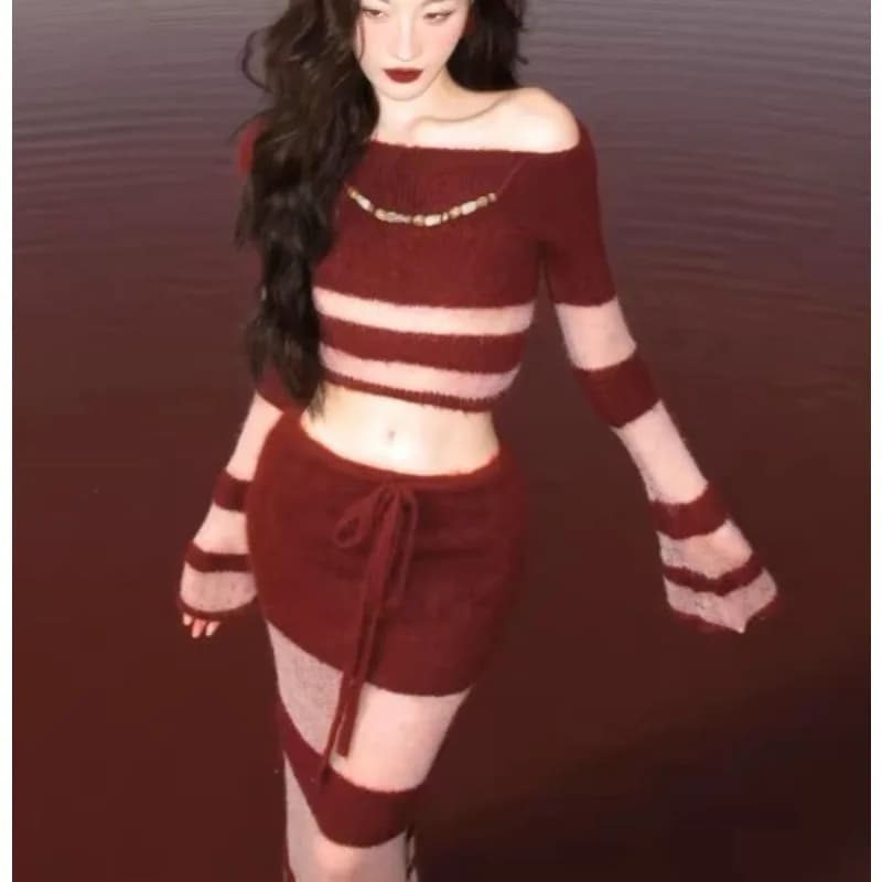 Pure Desire Spice Girl Style Contrasting Colors Striped Shoulder Slim Knitted Sweater High Waist Hip Skirt Two-piece Set