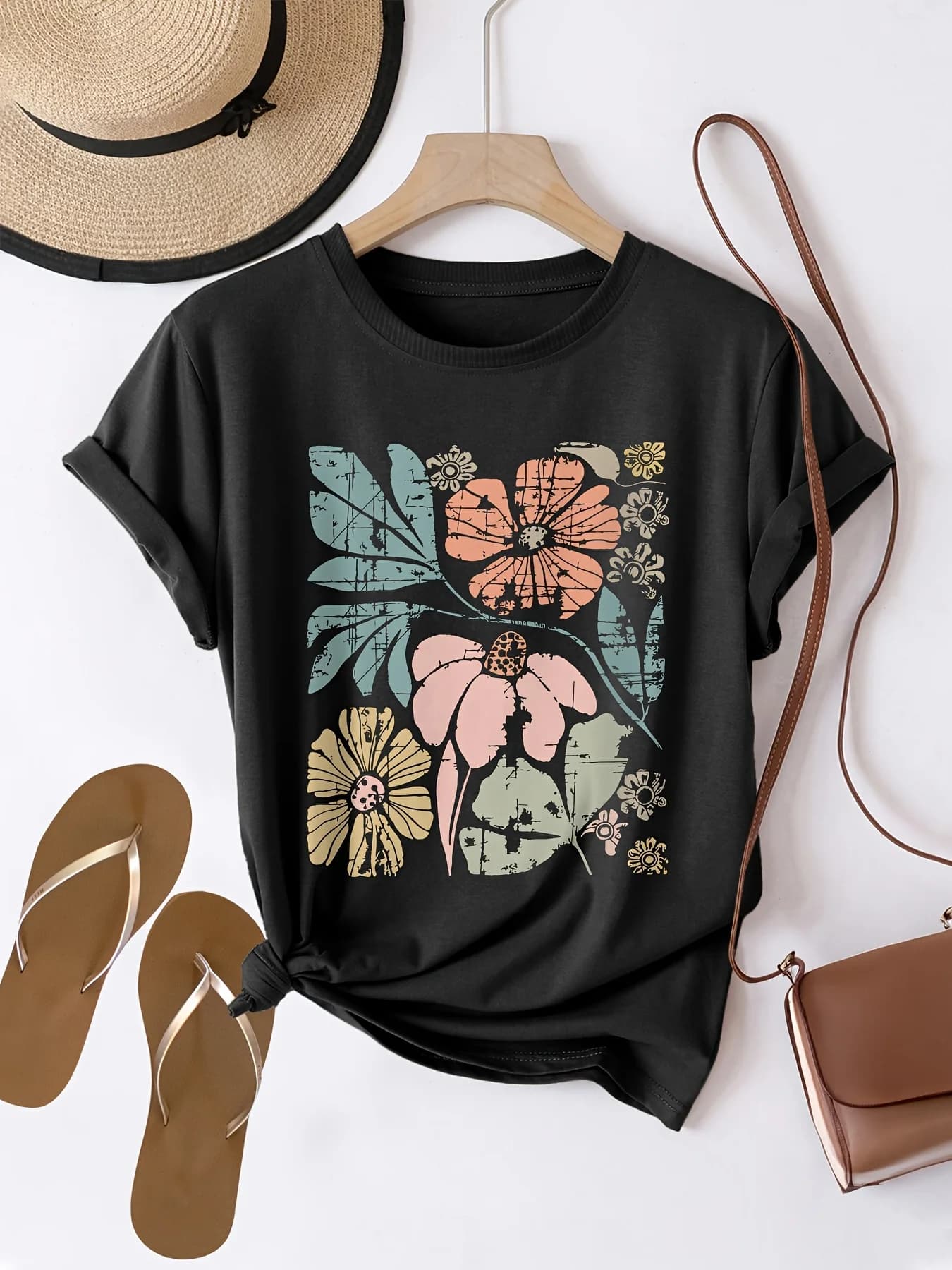 Women's T-shirt with floral graphic print, casual, round neck, short sleeves, regular top, fashionable summer clothing