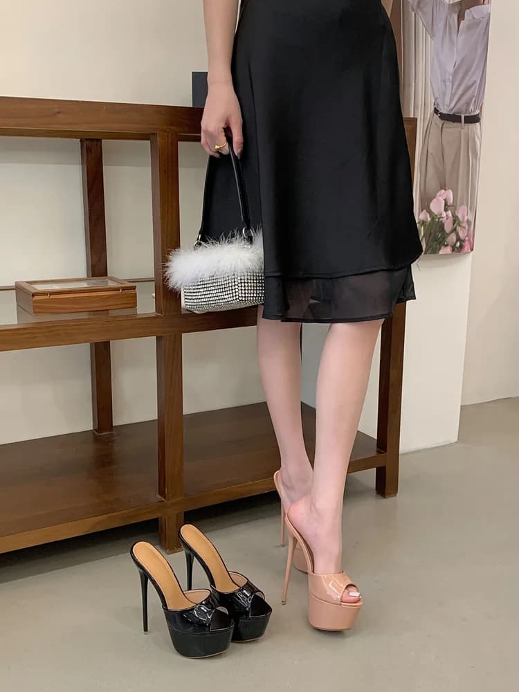 Summer 2026 Sexy Black Patent Leather High Heel Thin Heel Sandals Women's Waterproof Platform Open Toe Slippers Outdoor Wear