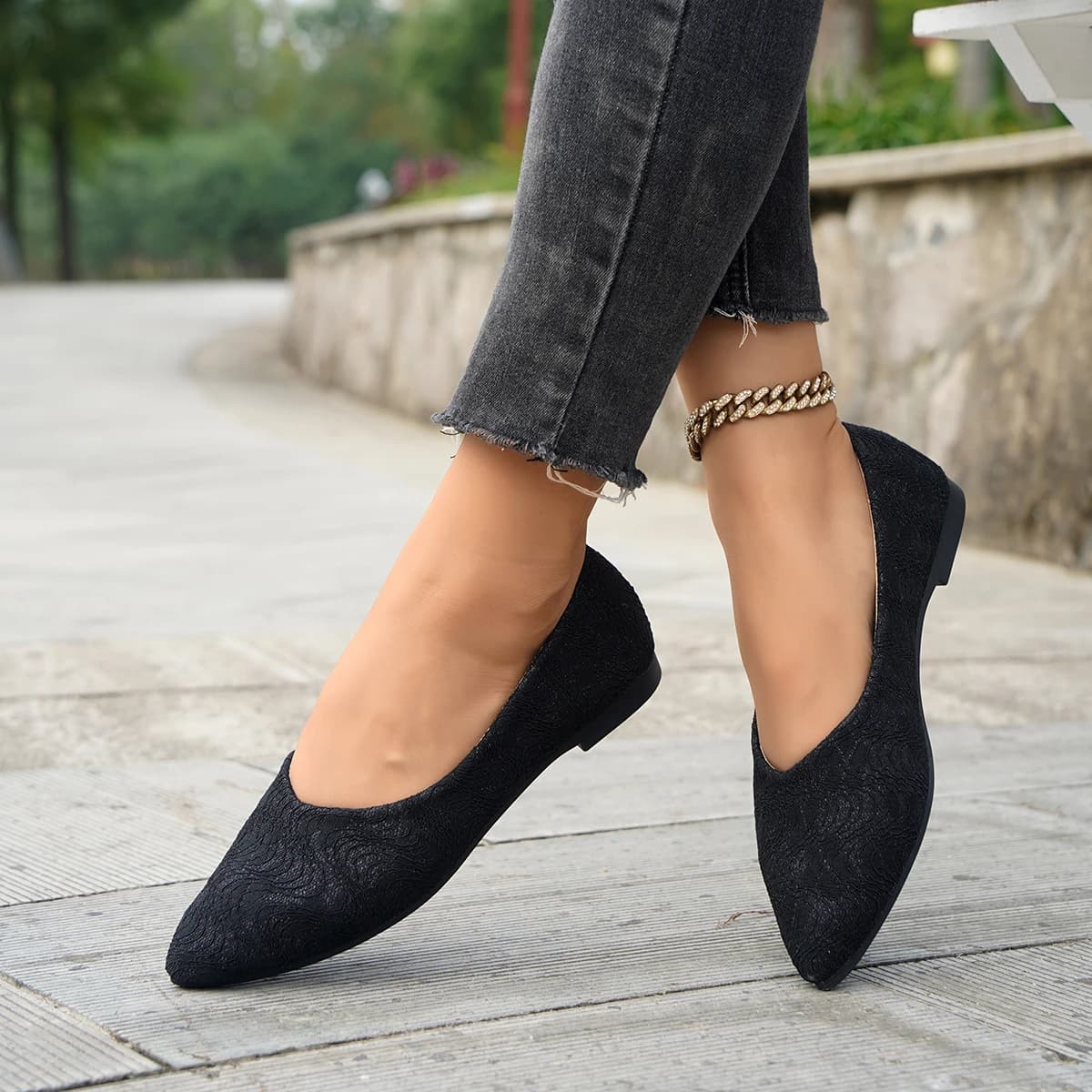 2025 Plus Size Women Flat Shoes Spring Autumn Fashion Women Comfortable Lightweight Soft Shoes Size 36-43