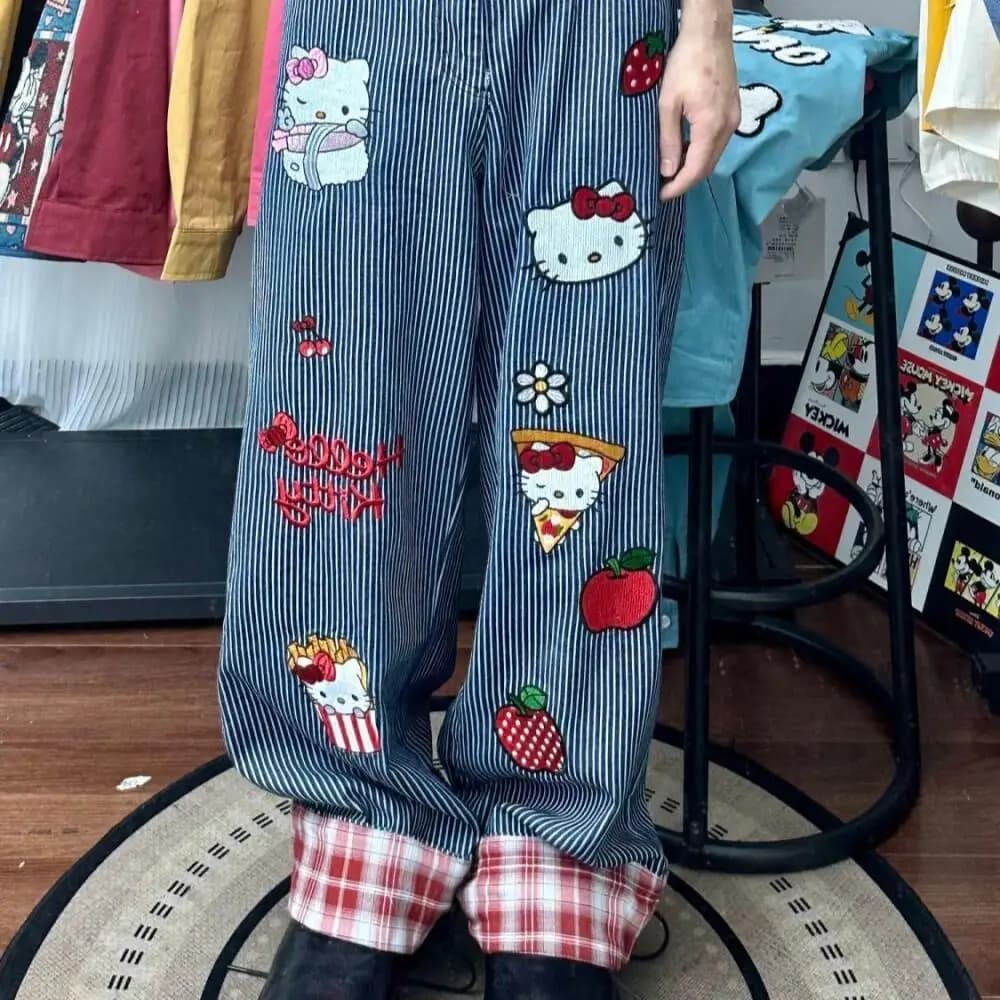 Pantaloni Casual da Donna Hello Kitty con Ricamo Gatto Americano, Morbidi, Taglie Grandi, Autunnali, a Quadri, con Gamba Larga