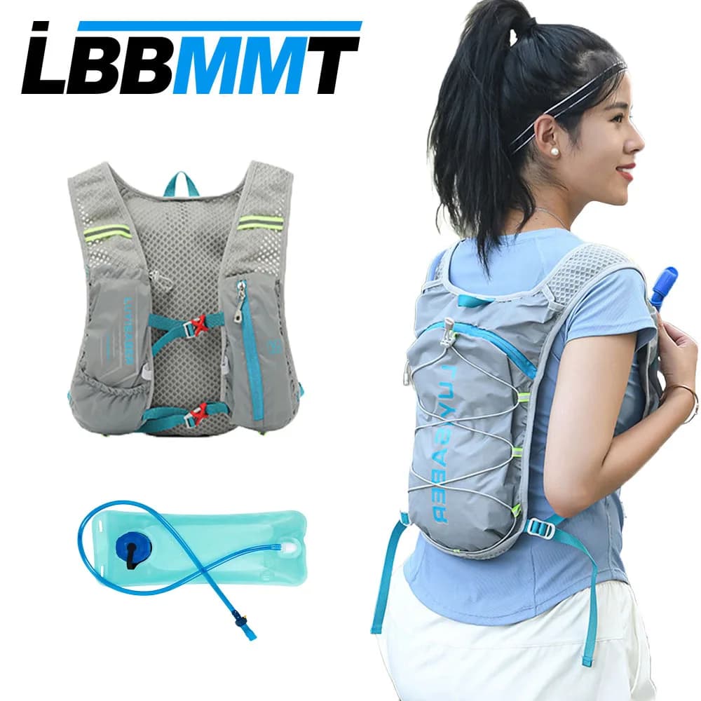 Backpack with 1 piece water vest, keeps fresh and hydrated for excursions, cycling, running, climbing and cycling