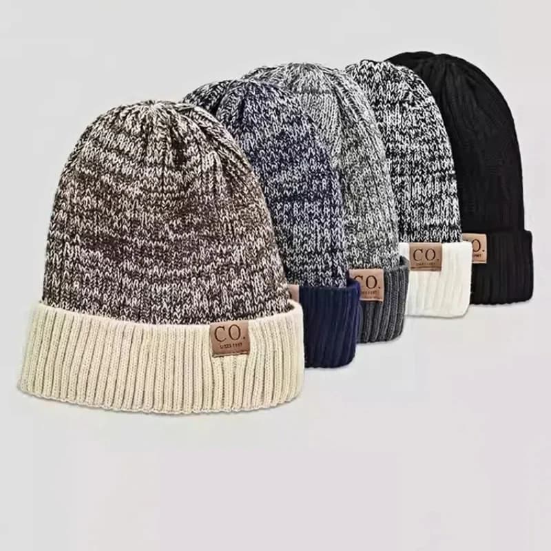 Nuovi cappelli invernali bicolore unisex con fodera in pelliccia, berretti caldi alla moda per uomo e donna, cappelli invernali lavorati a maglia casual.