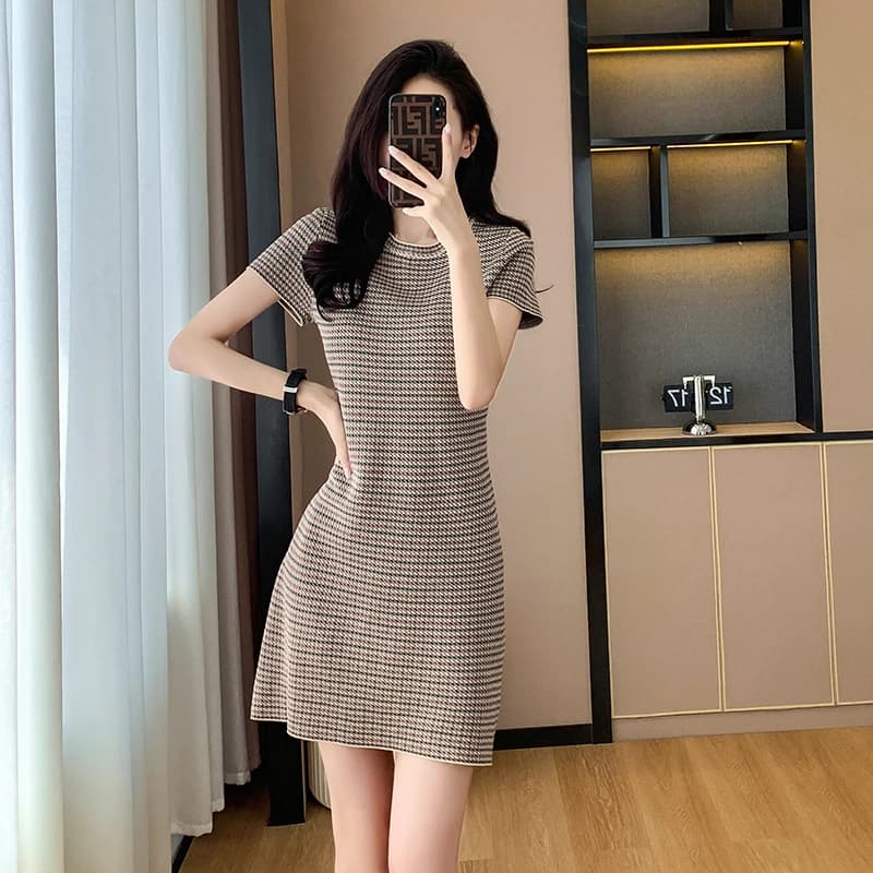 Summer Slimming Knitted Dress Retro Striped Wrap Body Vintage Elegant Little Fragrance Style Short Sleeve Elastic Knit