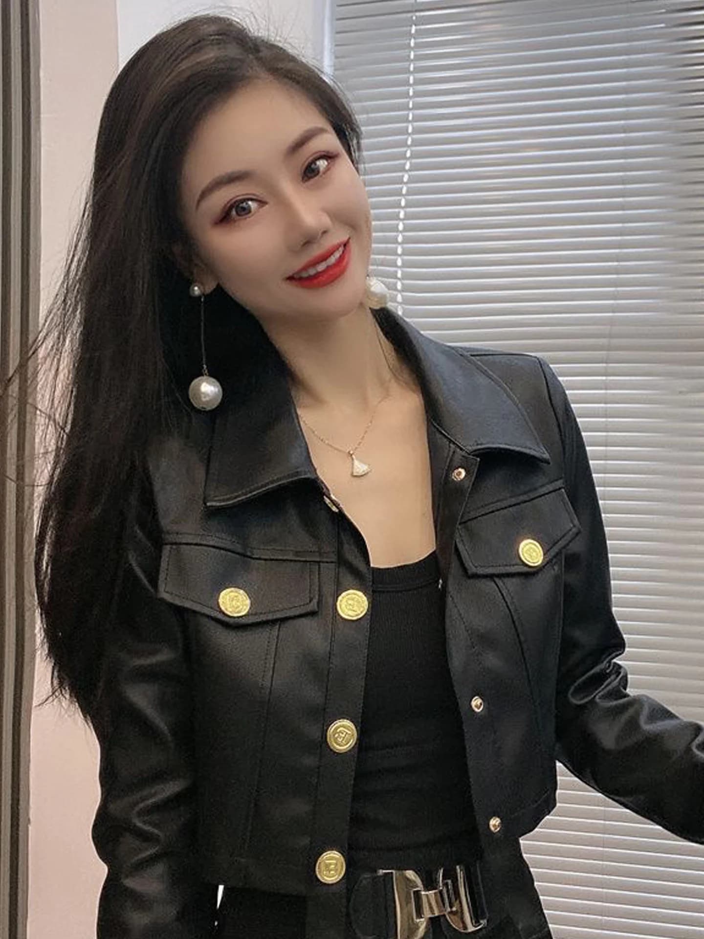 Elegant Women's Short Suit Leather Jacket Fashionable Celebrity Outerwear Spring 2026 Slim Fit Long Sleeve PU Leather
