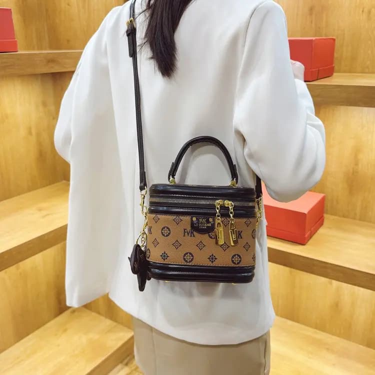 Original Party Shopping Minimalist Diaper Bag Women's Elegant Crossbody Bag Fashionable Textured Shoulder Tote