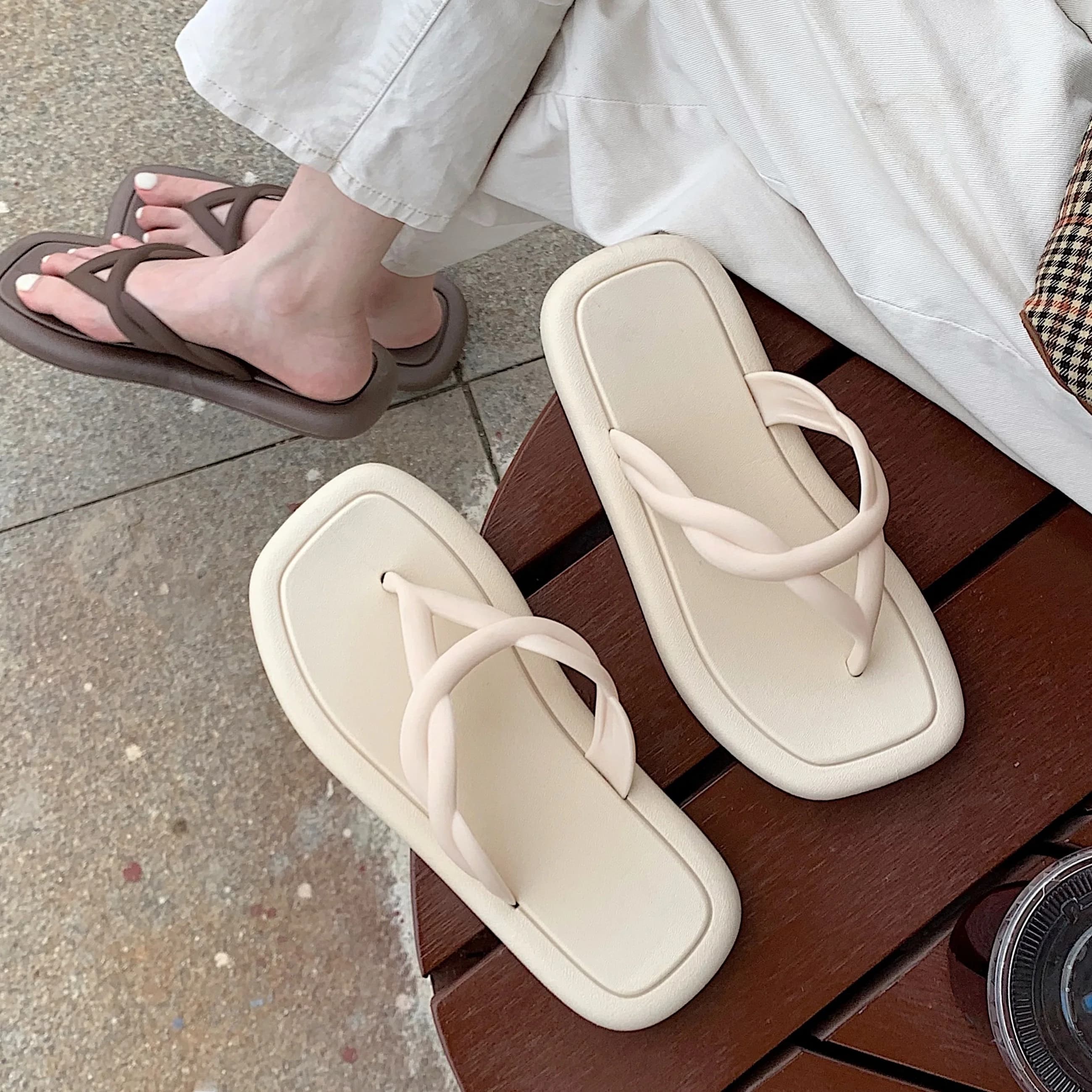 Ciabatte Estive Casual da Donna in Stile Coreano, con Cinturini Sottili, per Spiaggia e Vacanze, in PVC con Suola Piatta