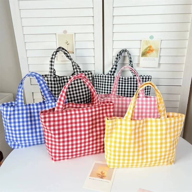 Artistic and fresh portable bento bag, Japanese-style checkered mom's student simple and fashionable handbag for strolling