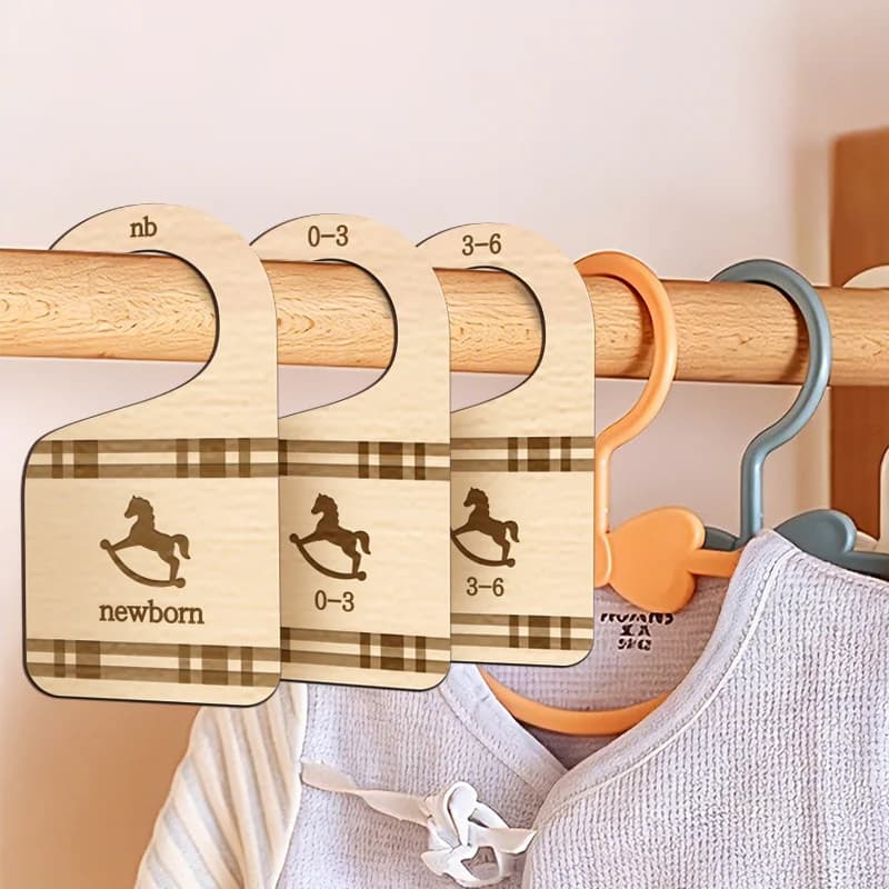 Set di 7 Appendiabiti in Legno Portatili per Bambini con Motivo a Cavallo, Organizzatori per la Conservazione dei Vestiti dei Bambini