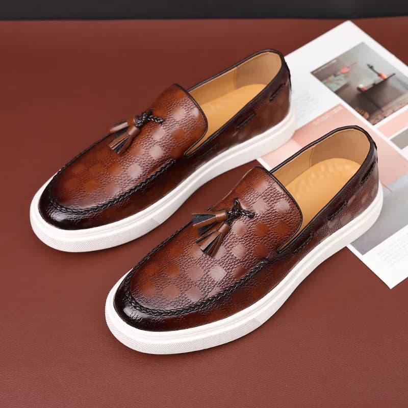 Ciabatte con nappe Slip On Ciabatte in vera pelle Stile britannico Scarpe casual piatte concise Mocassini bassi da uomo Taglia grande 38-46