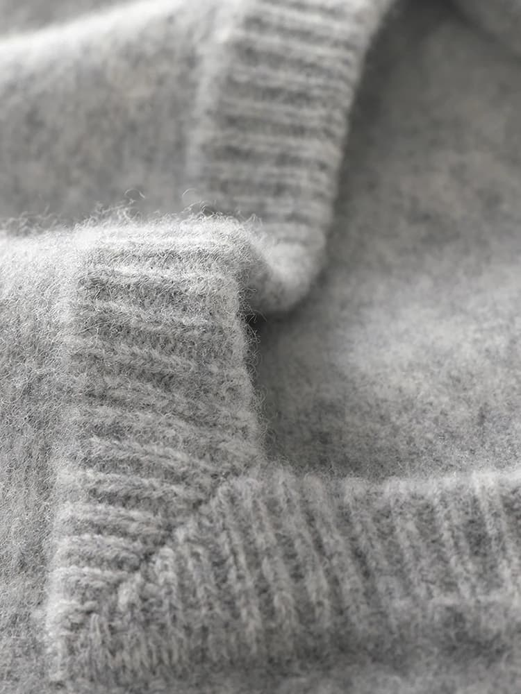 Maglione in Lana 00 Pesante e Spesso con Scollo a V, Lavorazione a Doppio Filo a Sette Aghi, Caldo Strato Base da Uomo