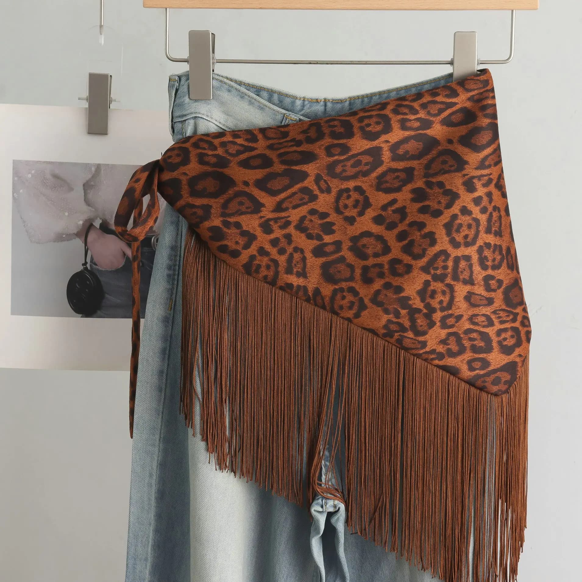 Larga Style Hot Girl Millennium Belt with Leopard Print and Nappe, Fascia scarf for Jeans and skirts, Female American Retro Style