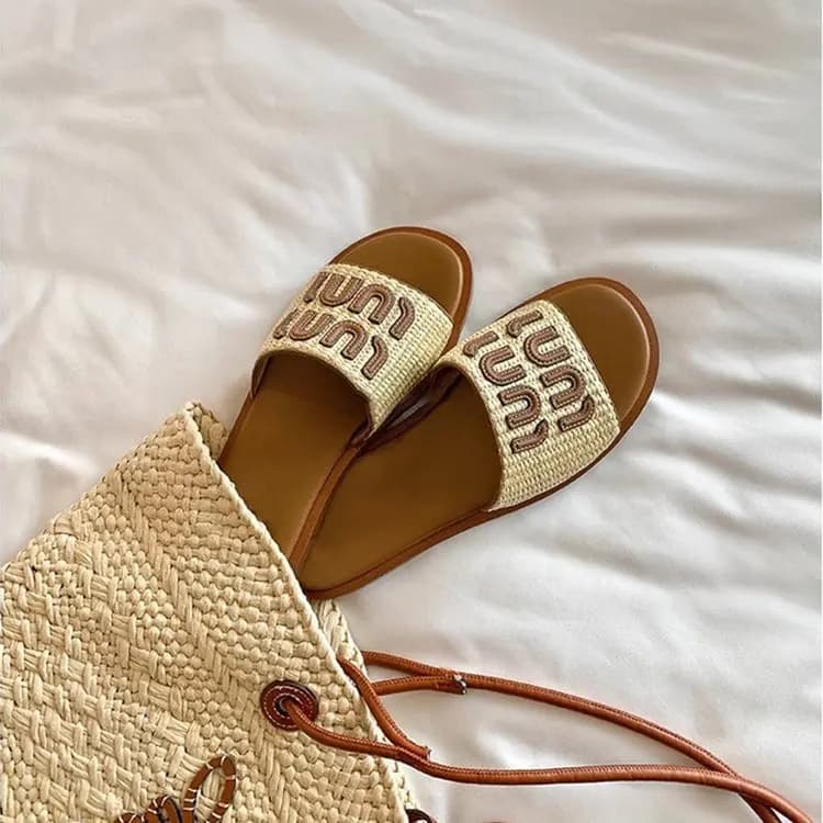 Sandali piatti da donna estivi 2026: Ciabatte da spiaggia alla moda e comode per il tempo libero, anche in taglie forti