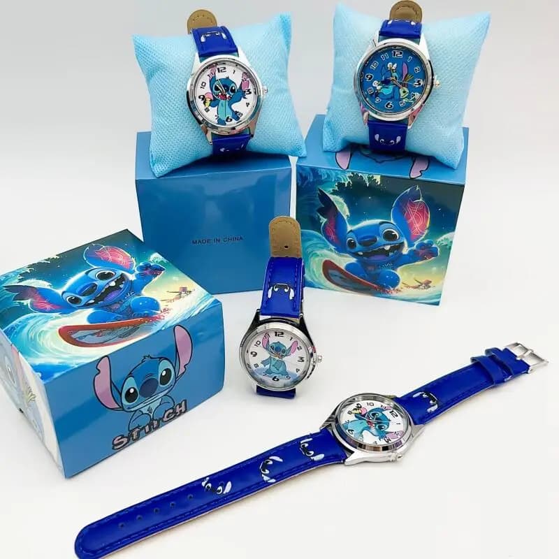 Orologio da Polso Cartoon Stitch al Quarzo con Lancette, Set Regalo con Scatola, Orologio Elettronico con Accessori Assortiti, Regali di Compleanno per Ragazzi e Ragazze