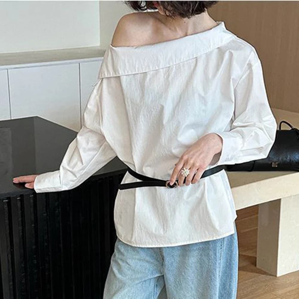 Nuova camicia 2025 in stile old money francese, monocolore, con vita arricciata, spalle deconstruite e cintura integrata