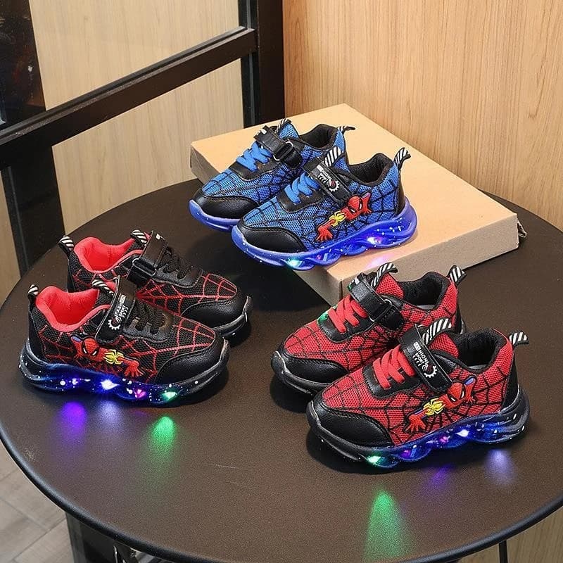 Sneakers Luminose per Bambini con Cartoni Animati Primavera Autunno 2026, Scarpe da Corsa Lampeggianti a LED per Bambini e Bambine, Abbigliamento Sportivo Casual per Bambini